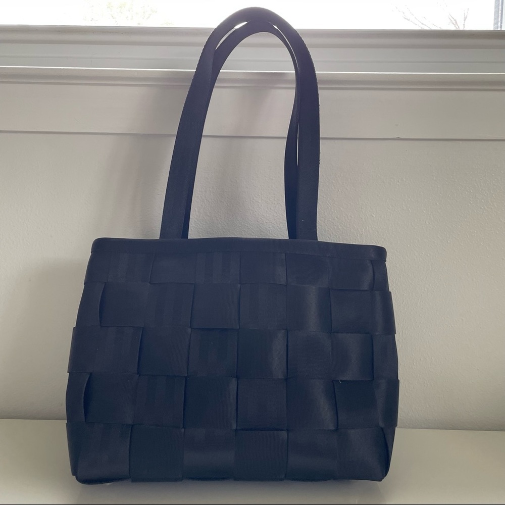 Harvey’s Black Original Seatbelt Bag